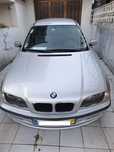 Carro BMW modelo 320d muito estimado