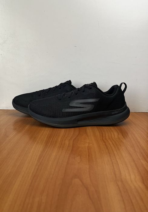Кроссовки Skechers Go Run Pulse размер 43 оригинал спортивные чёрные