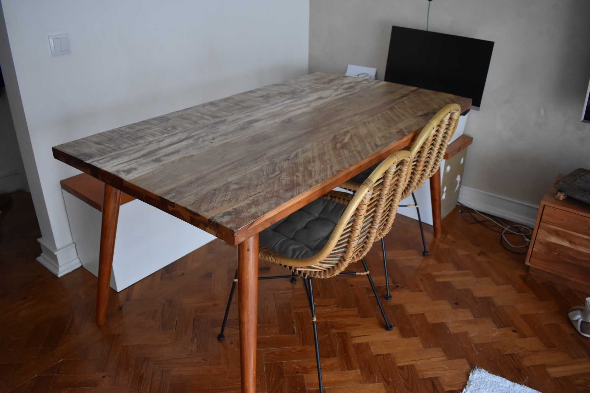 Vendo mesa de jantar madeira acácia ÓTIMO ESTADO