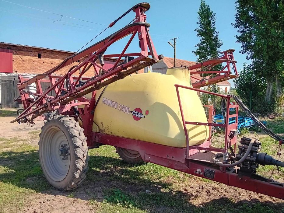Opryskiwacz Hardi Commander belka 18m,2500 l pierwszy właściciel.2012r