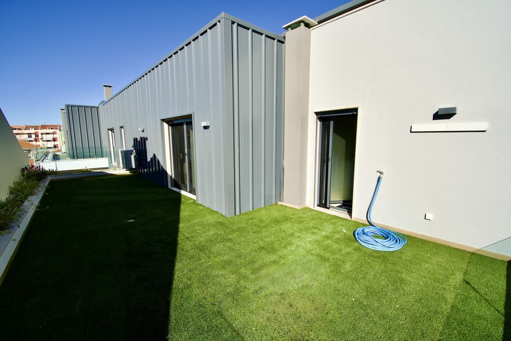 T4 Duplex Moderno em Condomínio Exclusivo com Piscina