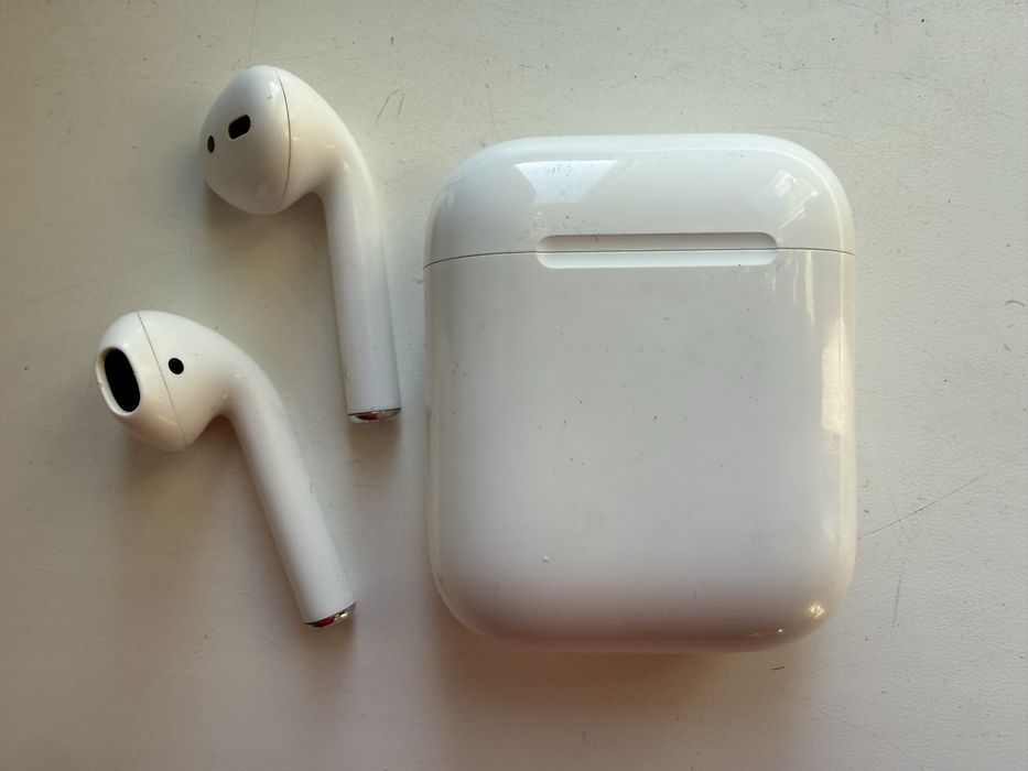 Продам AirPods 2 (оригинал)
