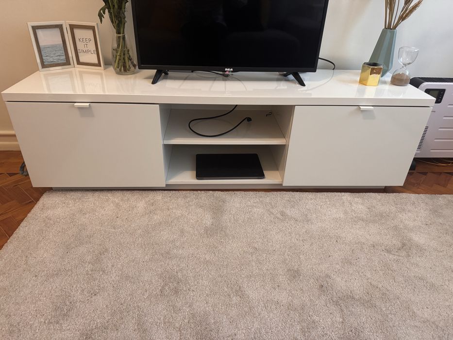 Movel TV branco ikea