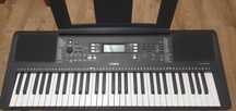 Keyboard YAMAHA PSR-E373