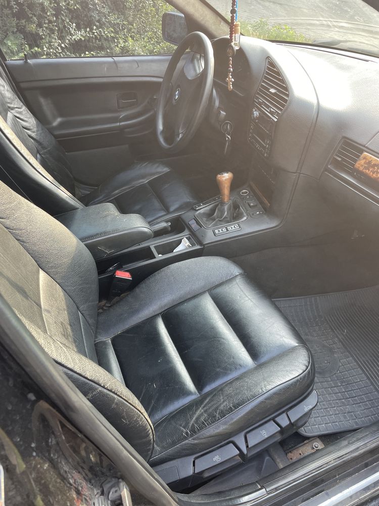 Продам BMW 2.0 320i
