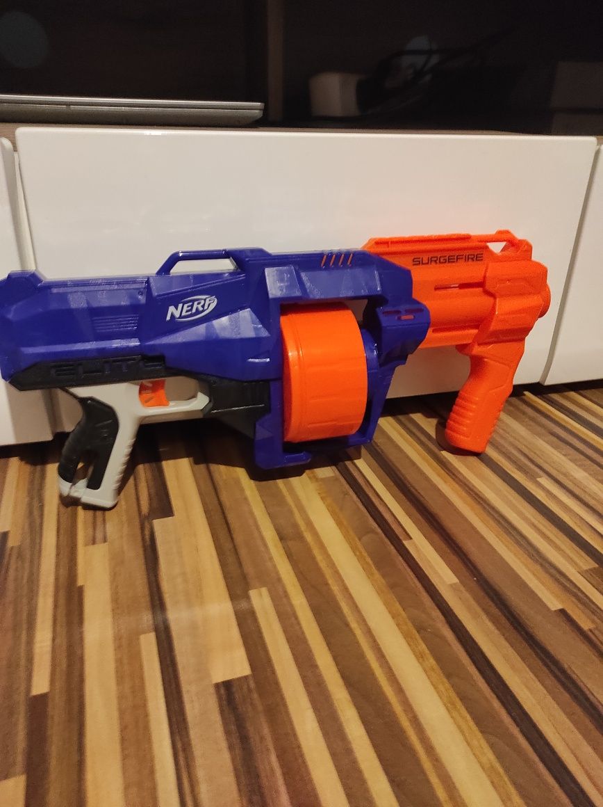 Pistolet nerf surgefire
