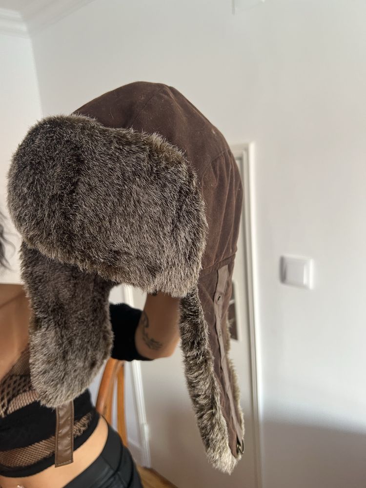 Gorro com orelhas tipo esquimó