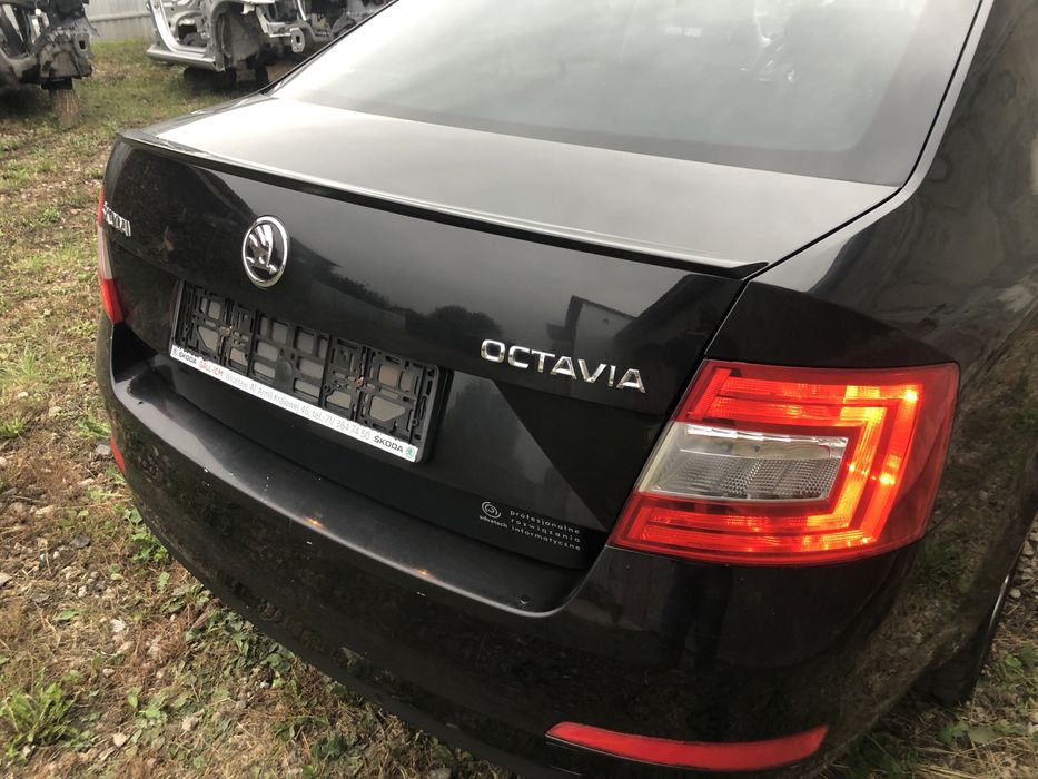 Двери двері ляда Шкода Октавія А7