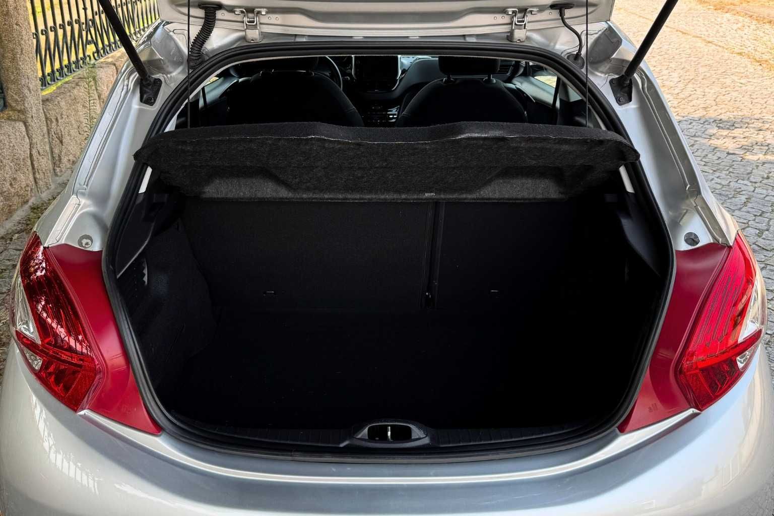 Peugeot 208 1.4 HDI Automático 2013 Gasóleo