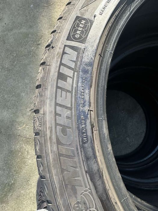 Мішелін 235/45 R18 Літо