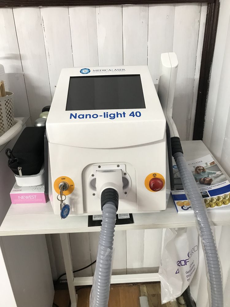 Неодимовий лазер для видалення татуювань Nano-Light 40