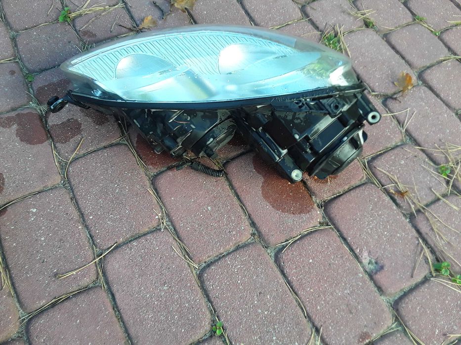 Lampa prawy lewy przód vw golf V