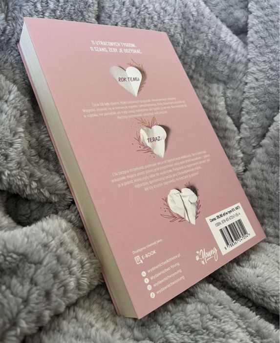 książka „11 papierowych serc” Kalsey Hartwell