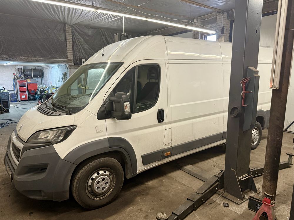 Peugeot Boxer L4H2 furgon Salon Pl fv23%