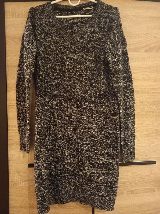 Продам платья и комбинезон