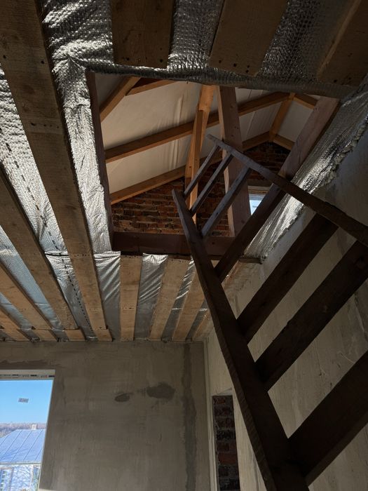 Будинок в горах біля Франківська