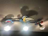 Lampa sufitowa ze statkami do pokoju dziecięcego