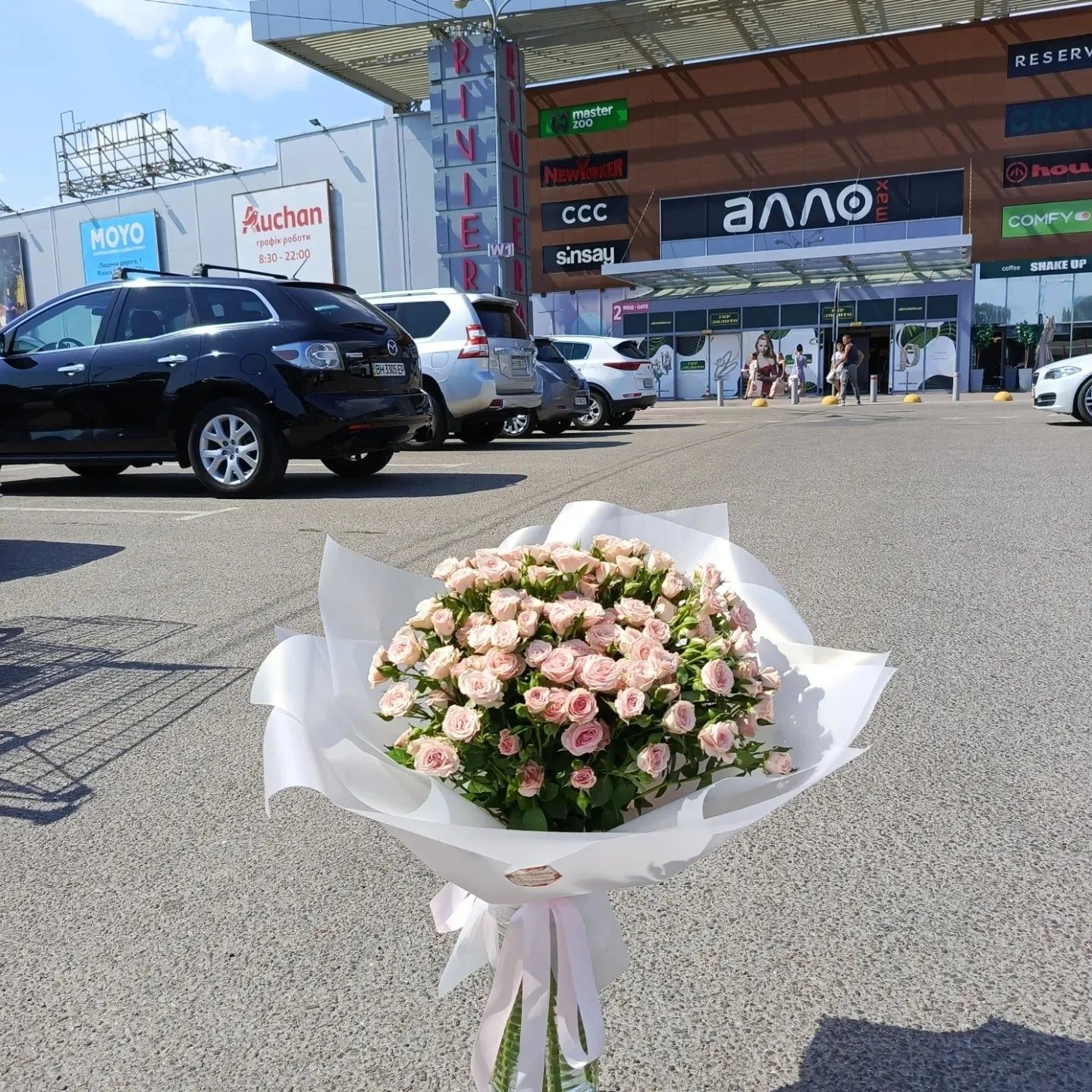 Замовлення букету троянд 51, 101, 201, 301 шт за оптовими цінами