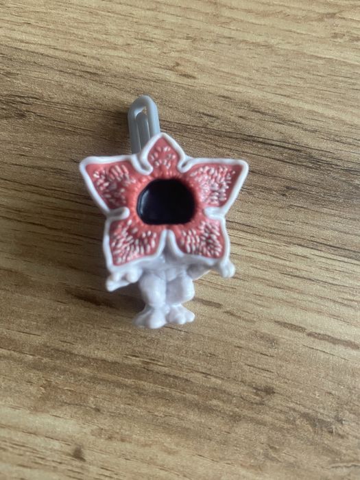 Figurka Stranger Things Kinder Joy