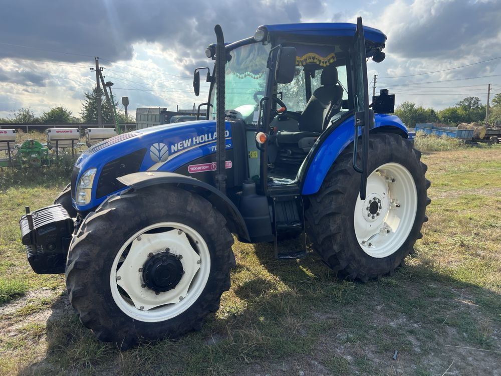 Трактор New HOLLAND TD5.110