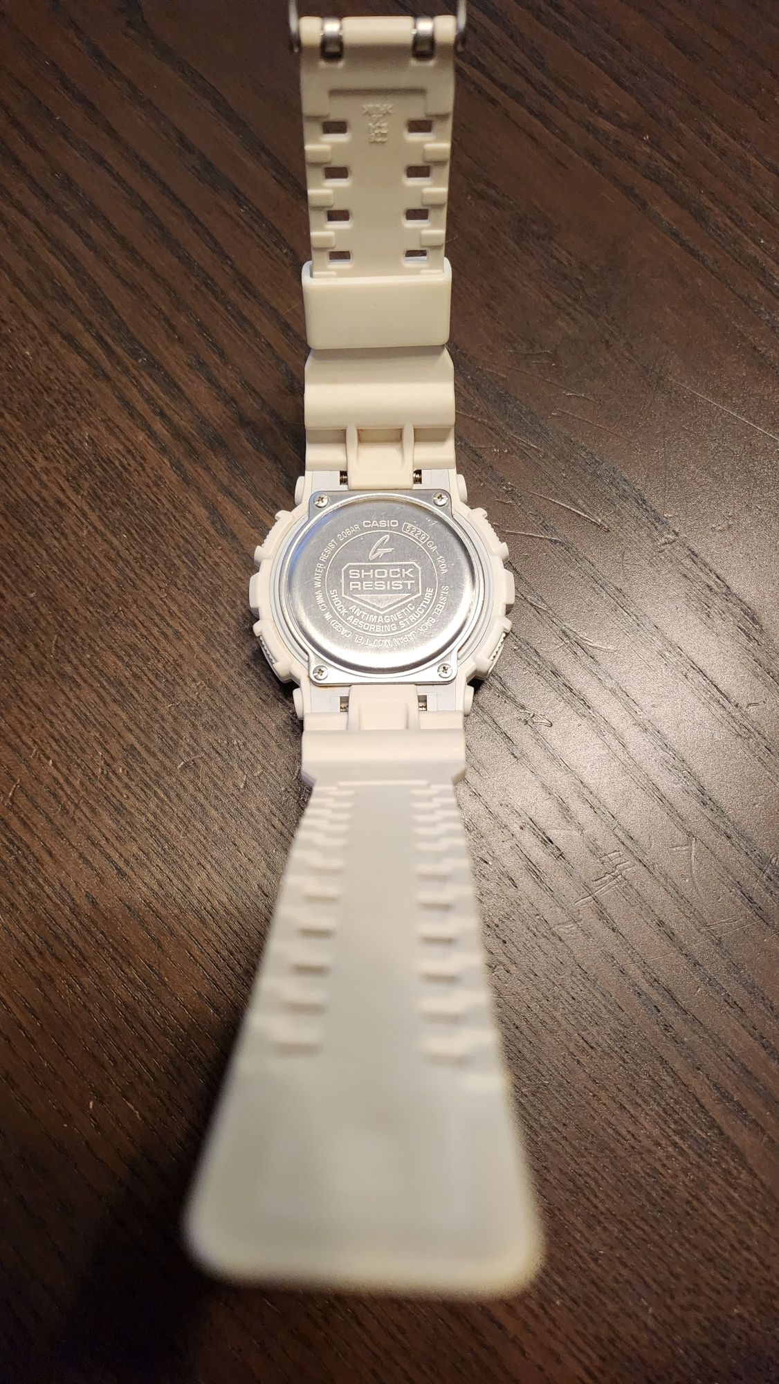 Zegarek Casio G-Shock 5229 biały