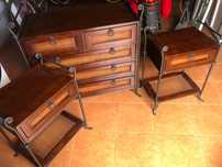 Mobilia Quarto (cómoda e mesinhas)