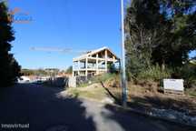 Lote de Terreno Serzedo para a construção de Moradia 3 Frentes