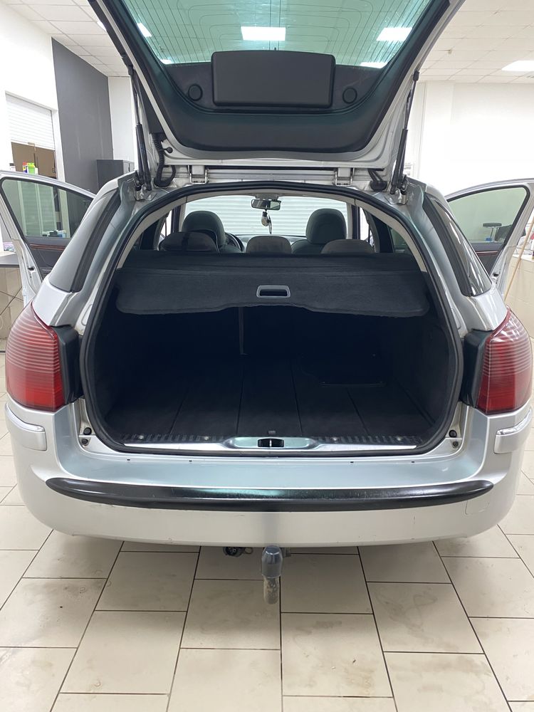 Авто Peugeot 407 SW