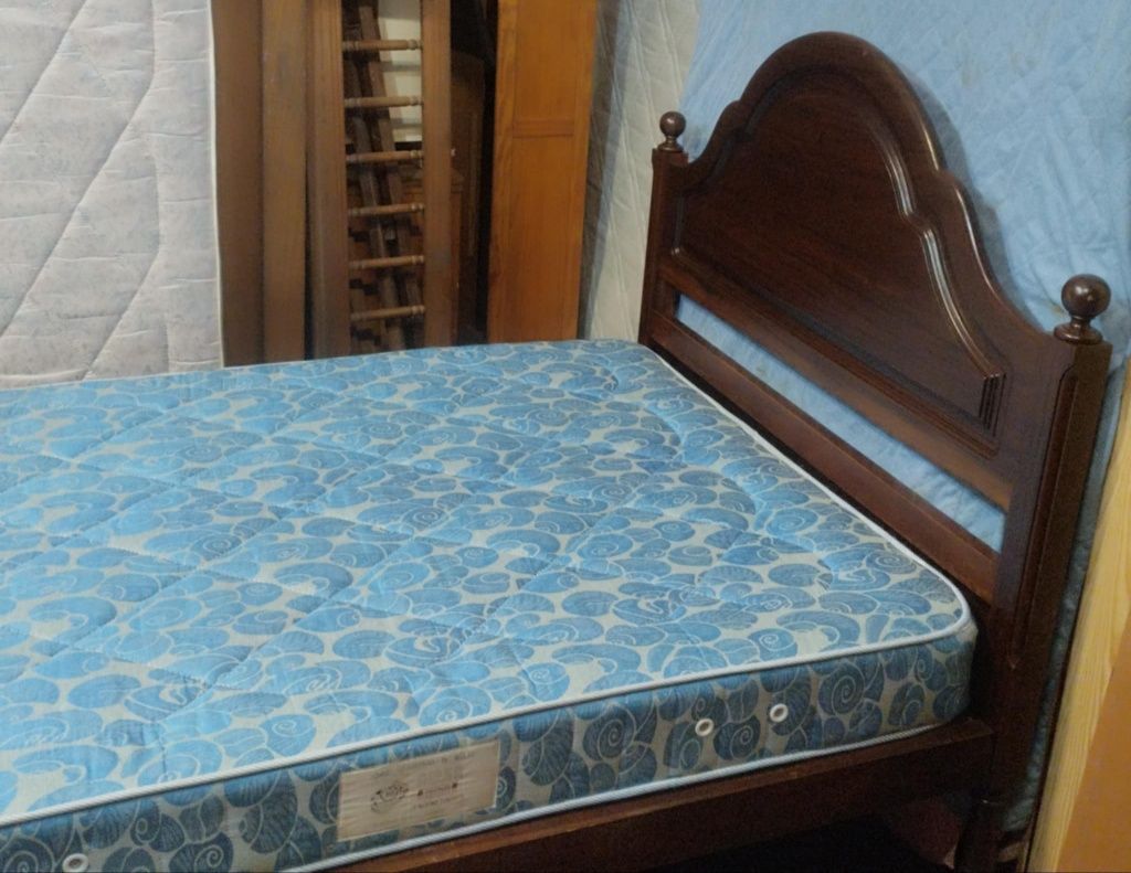 Cama de casal com colchão