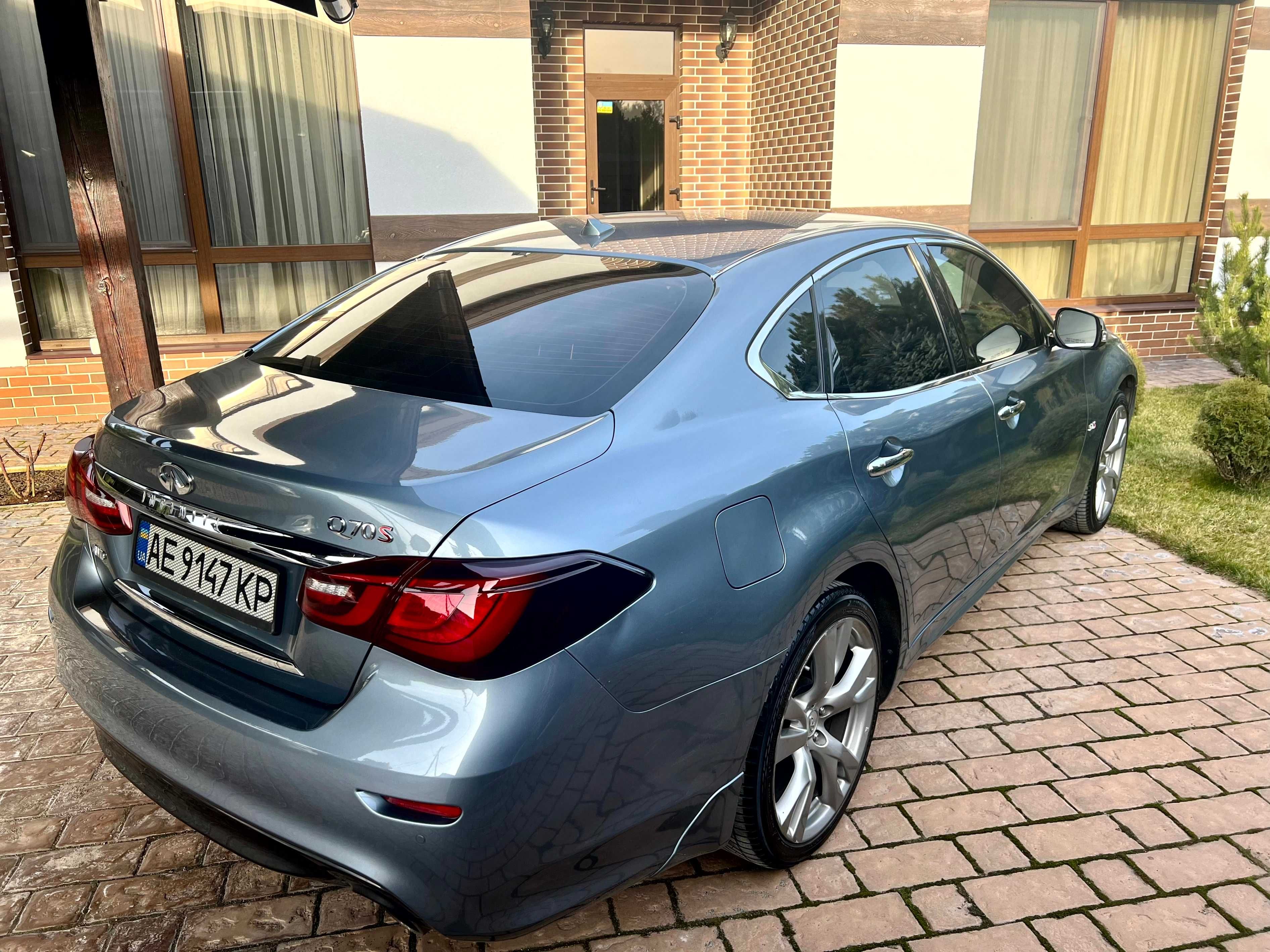 Infiniti Q70 2015 Y51 3.7