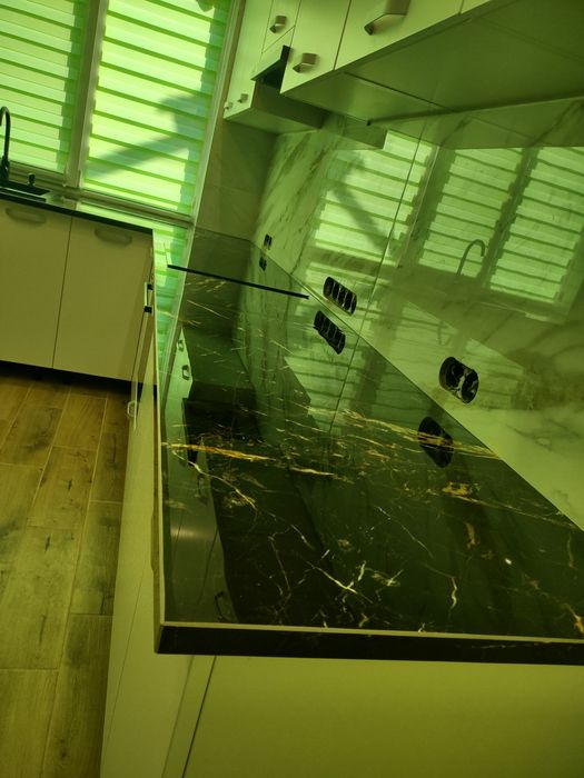 Столешница на кухню из керамогранита , мойкиа из керамогранита