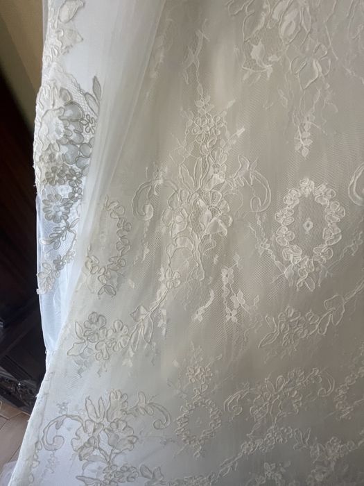 Vestido+ Veu + cauda de noiva Rosa Clará