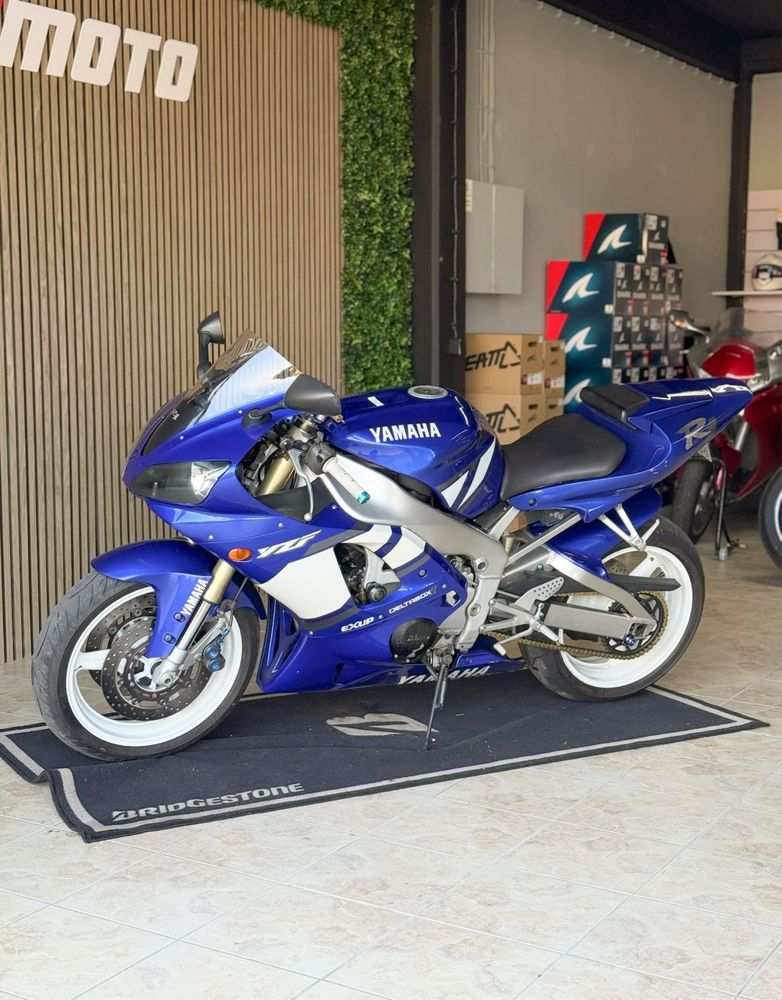 Yamaha R1 De 2002