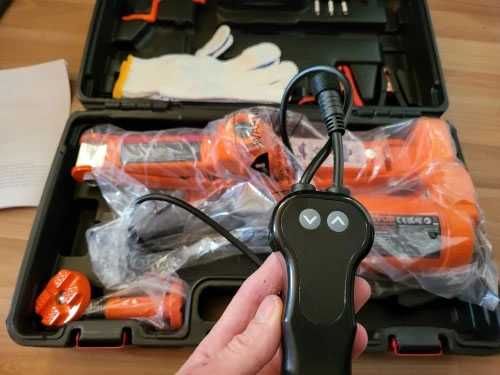 Podnośnik Samochodowy 3T - Elektryczny 12V Do Zapalniczki/Akumulatora