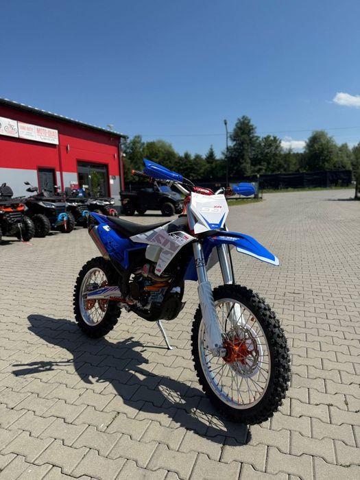 ASIX XR 300cc raty na telefon