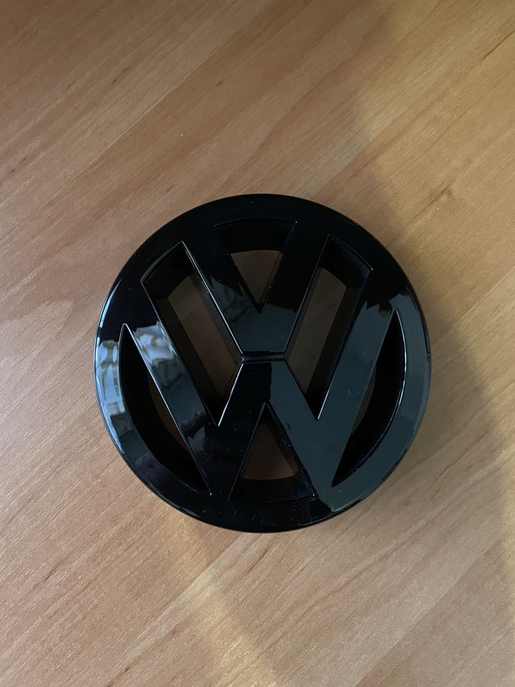 Знак VW черный