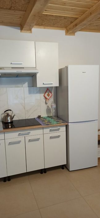 Здається подобово будинок в Шаян