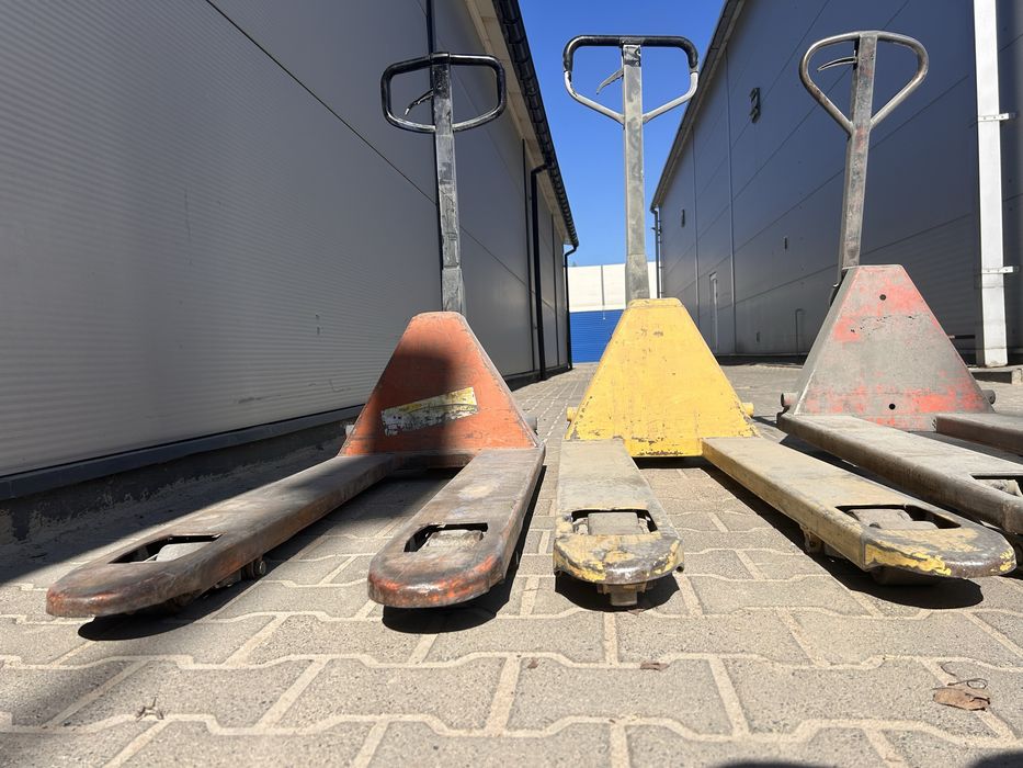 Wózek paletowy, ręczny, paleciak (cena za sztukę)