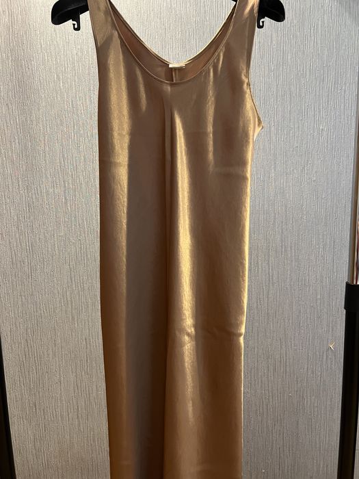 Сукня Max Mara в піжамному стилі