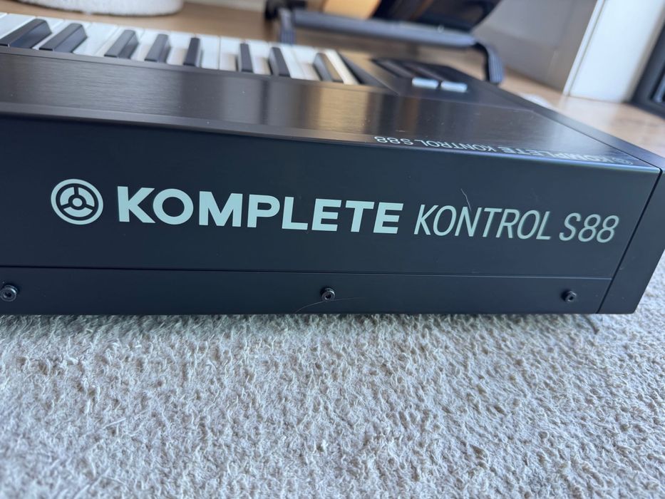 Teclado Native Instruments Komplete Kontrol S88 MK1 – Excelente Estado