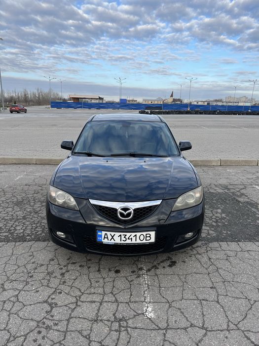 Продам автомобиль Мазда 3