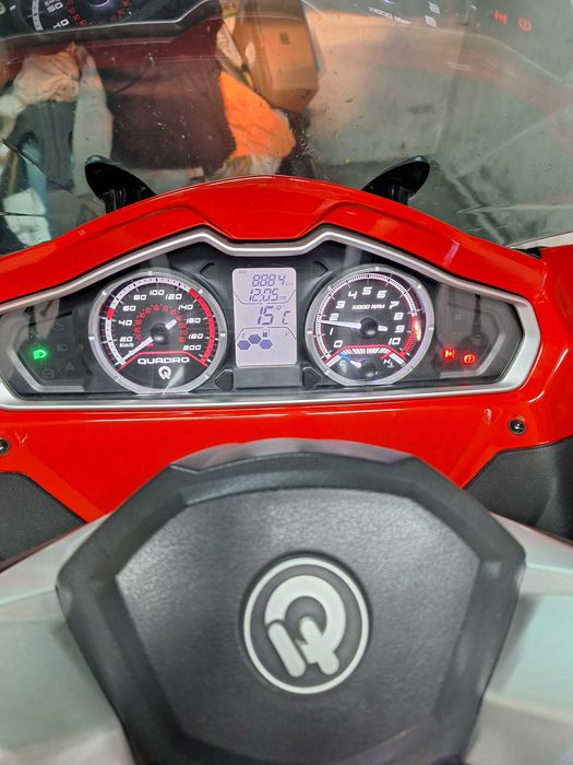 Skuter trójkołowy Quadro QV3