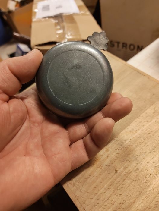 Starą cynowa miseczka z Essen.