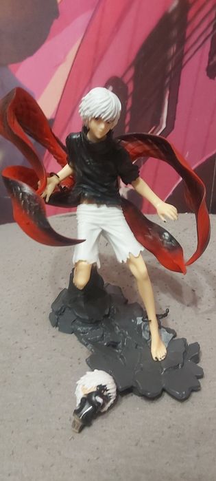 Figurka anime  Ken Kaneki  Tokyo Ghoul.

Wysokość 20 cm