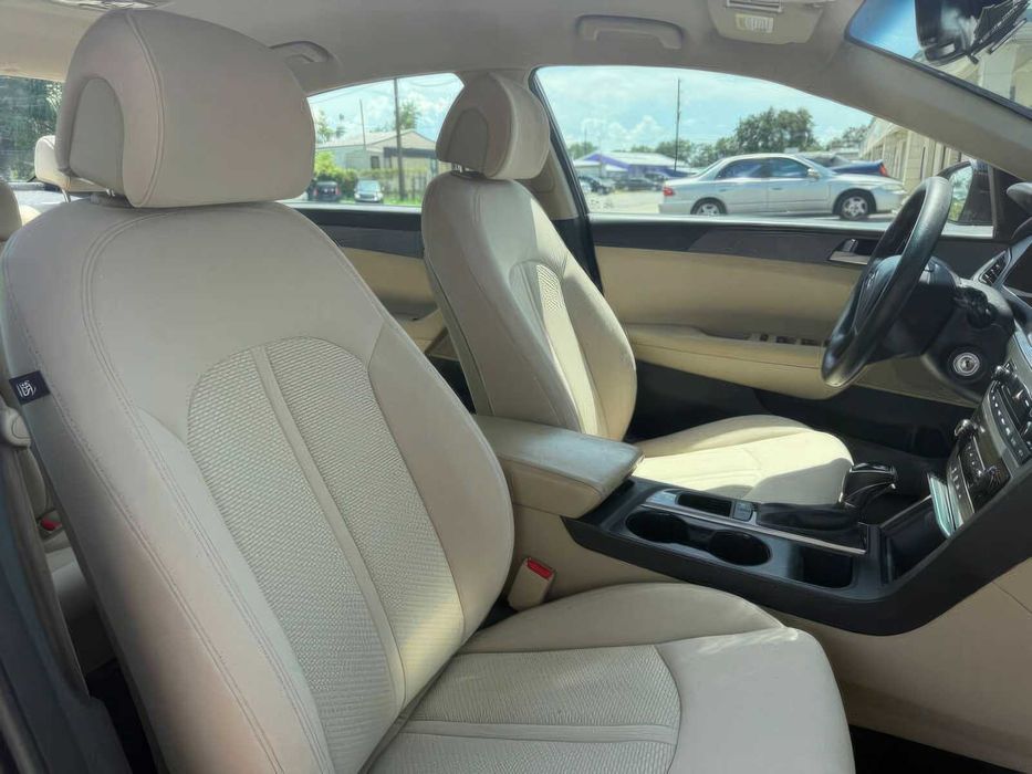 Hyundai Sonata SE      2017