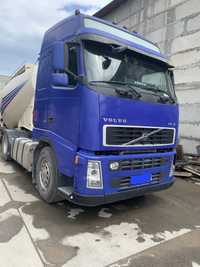 Цементовоз Volvo FH12 2003 года выпуска