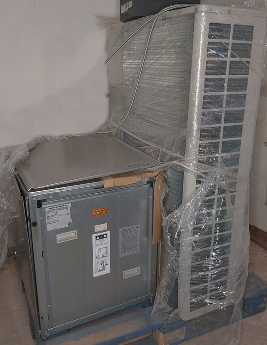 Bomba de calor Daikin Split de alta temperatura não usada