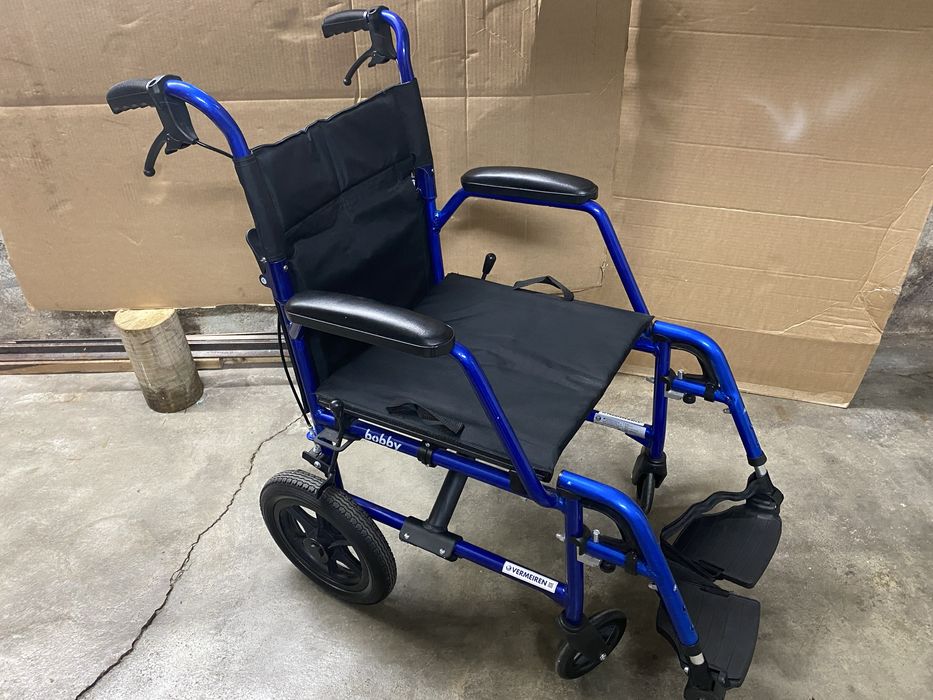 Vermeiren - modelo Bobby - Cadeira de rodas