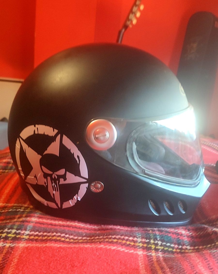 Vendo capacete YEMA