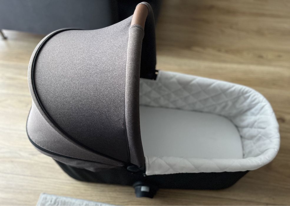 Gondola delux pram - baby jogger